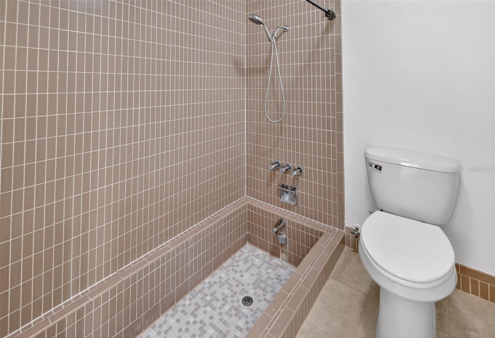 Image 43 of 59 For 310 35th Street