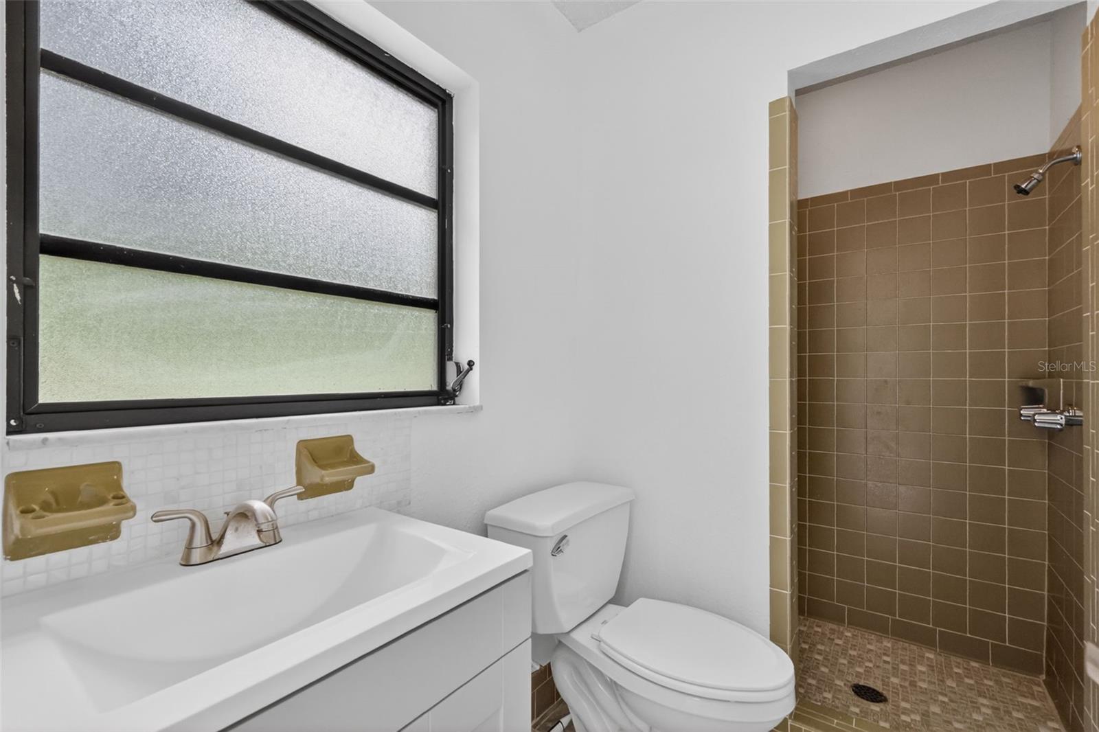 Image 48 of 59 For 310 35th Street