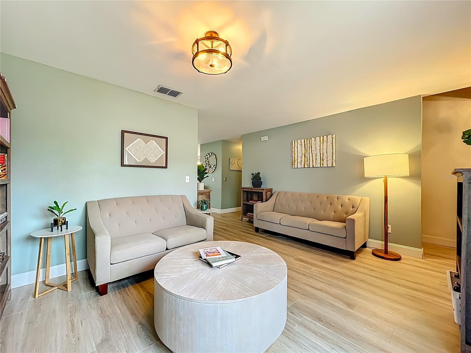 Image 13 of 78 For 951 Crystal Bay Lane