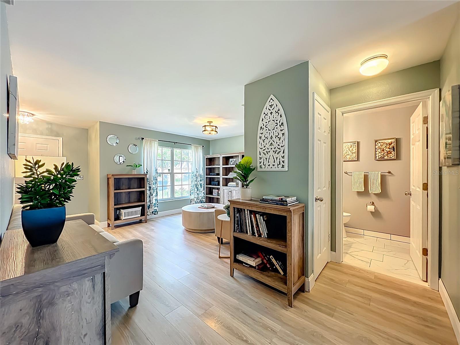 Image 15 of 78 For 951 Crystal Bay Lane