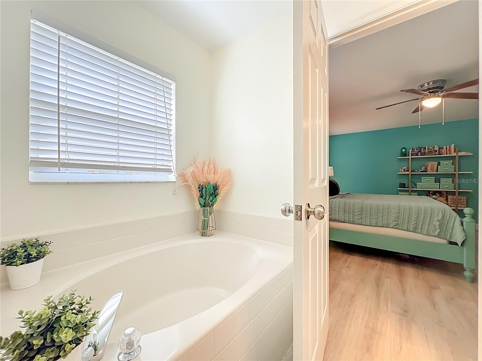 Image 36 of 78 For 951 Crystal Bay Lane