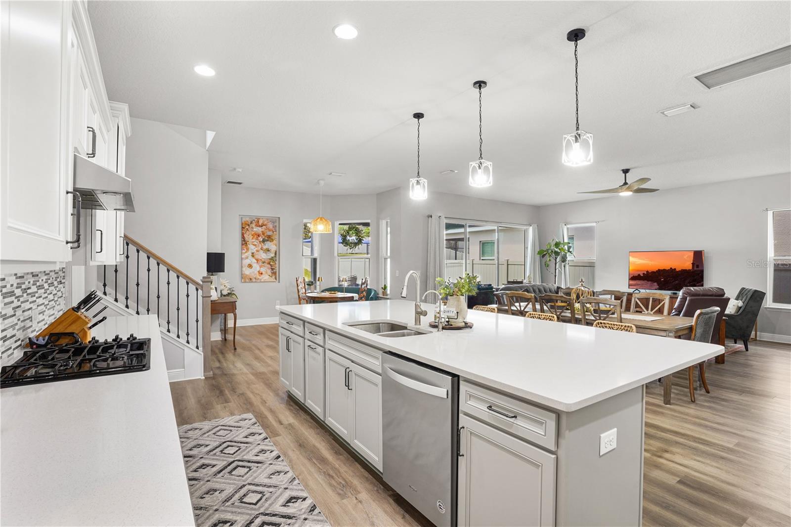 Listing photo id 13 for 15734 Sweet Lemon Way