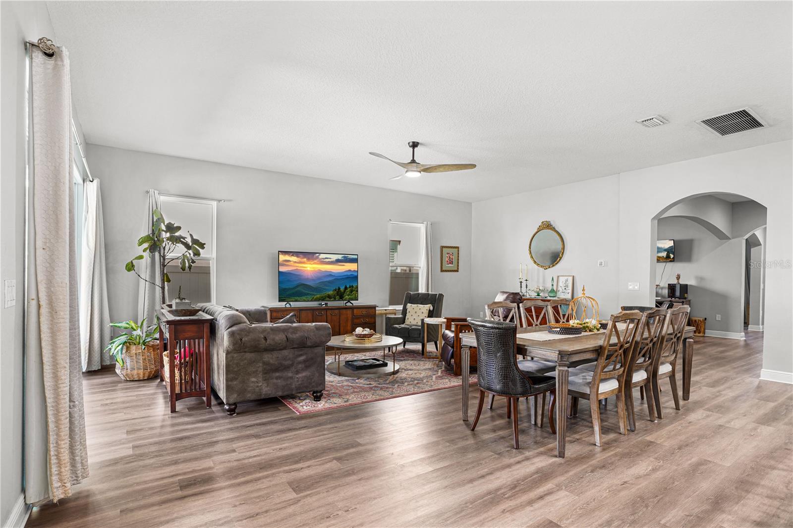 Listing photo id 16 for 15734 Sweet Lemon Way