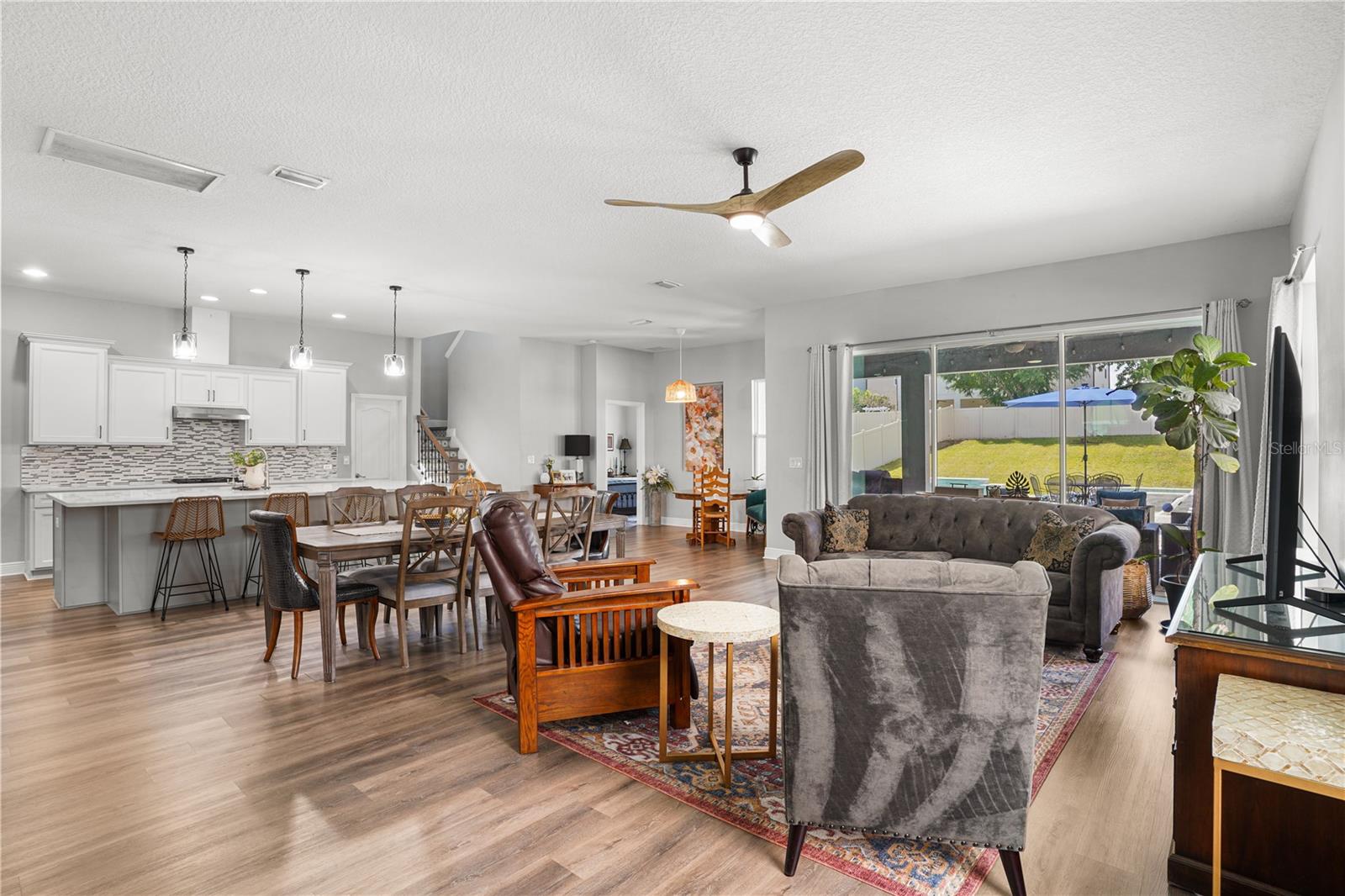 Listing photo id 18 for 15734 Sweet Lemon Way