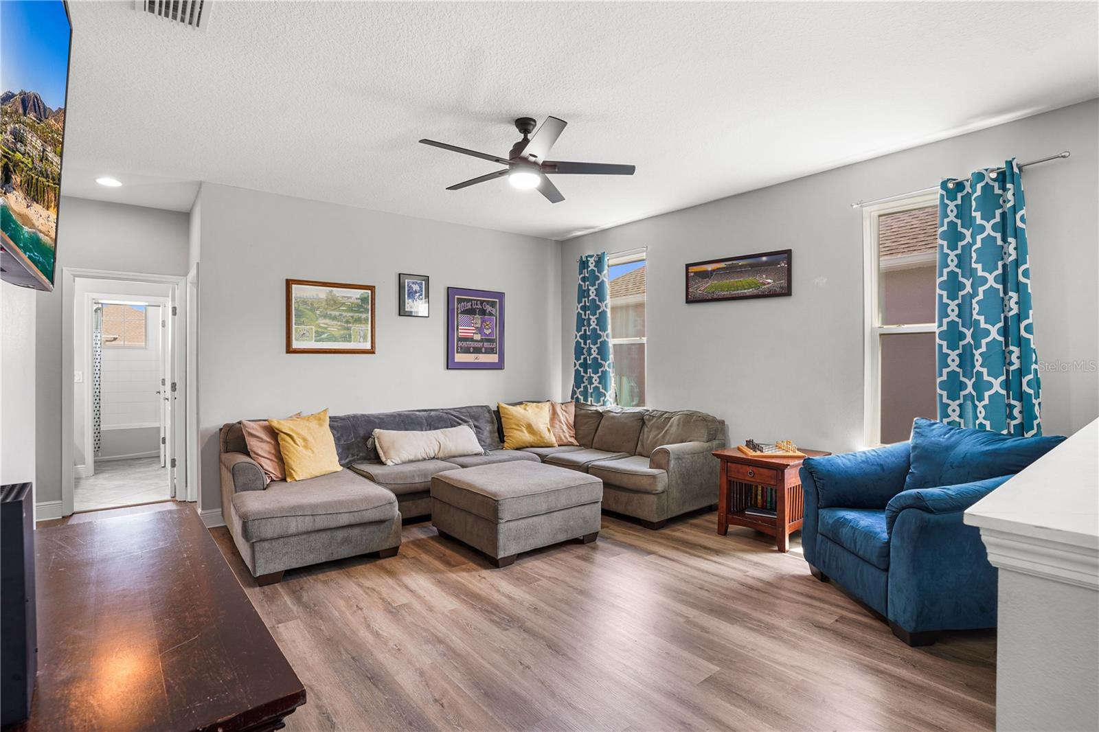 Listing photo id 25 for 15734 Sweet Lemon Way