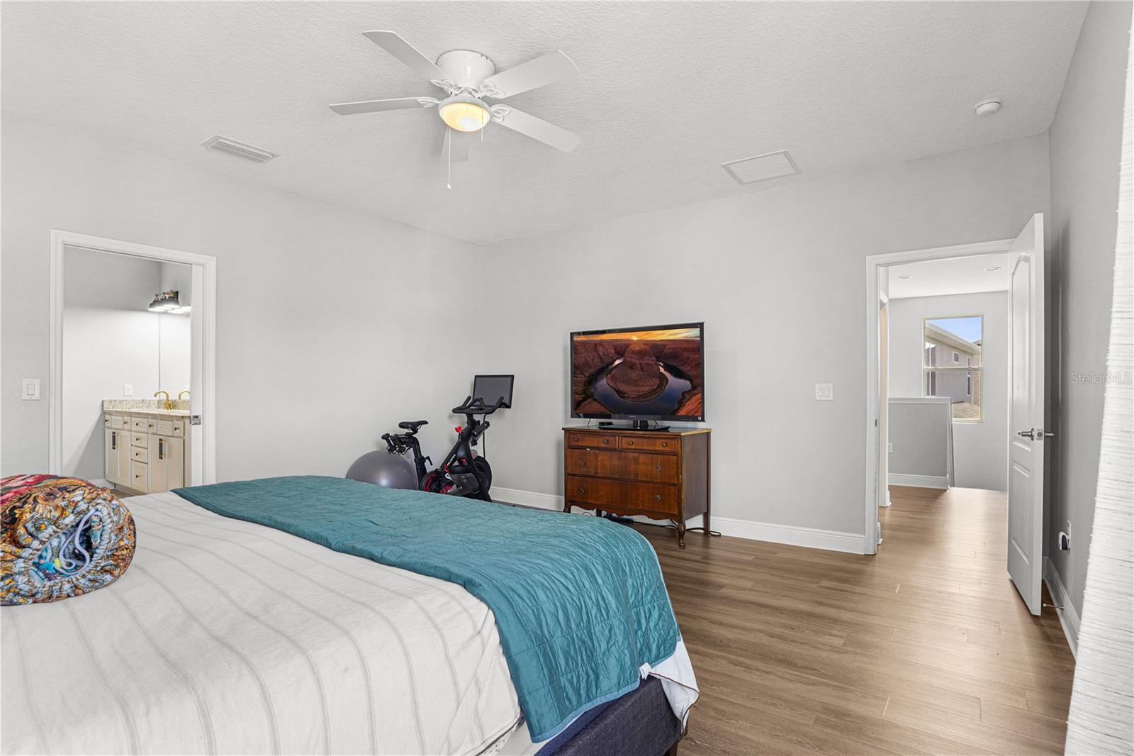 Listing photo id 30 for 15734 Sweet Lemon Way