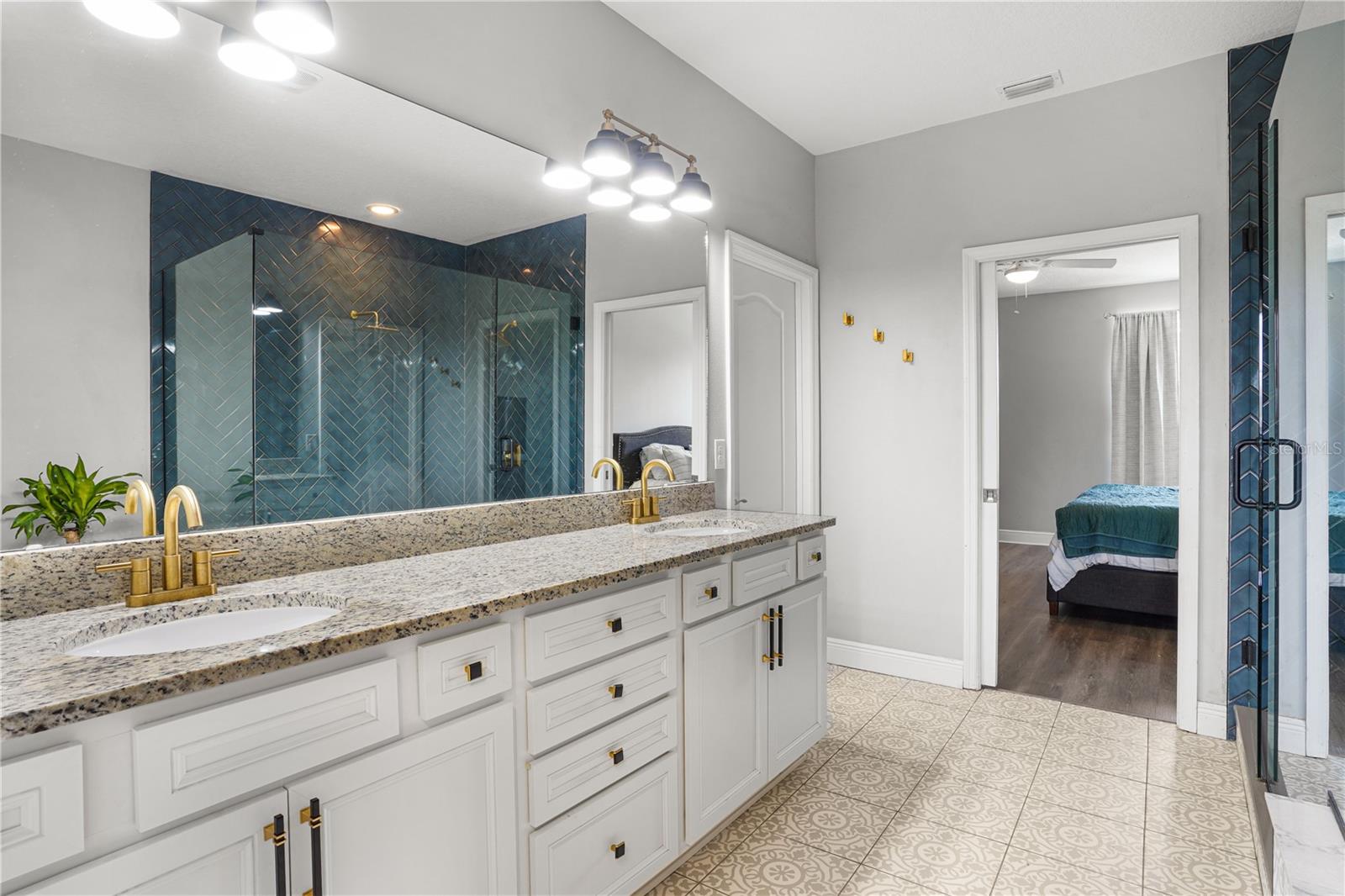 Listing photo id 32 for 15734 Sweet Lemon Way
