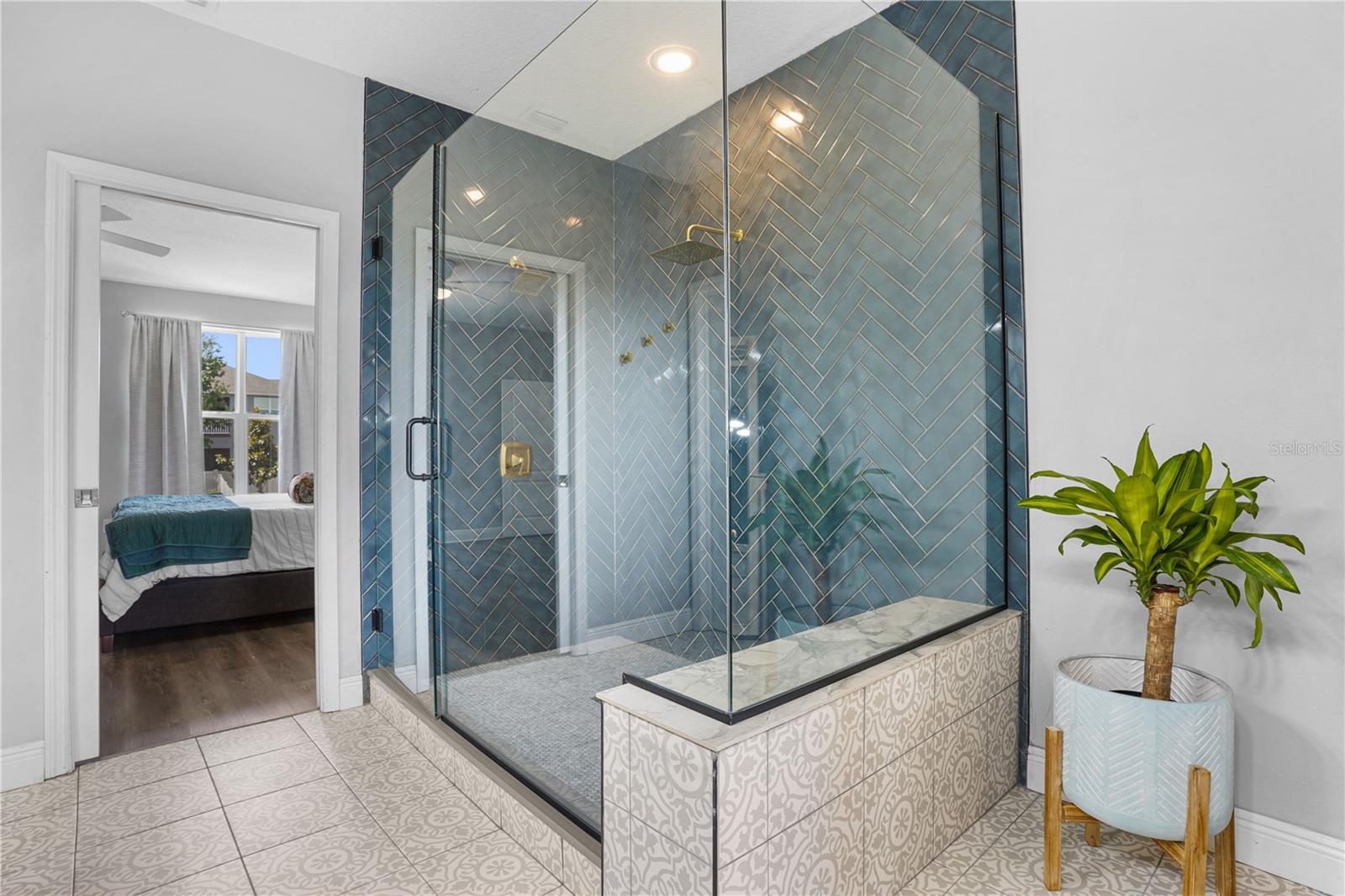 Listing photo id 33 for 15734 Sweet Lemon Way