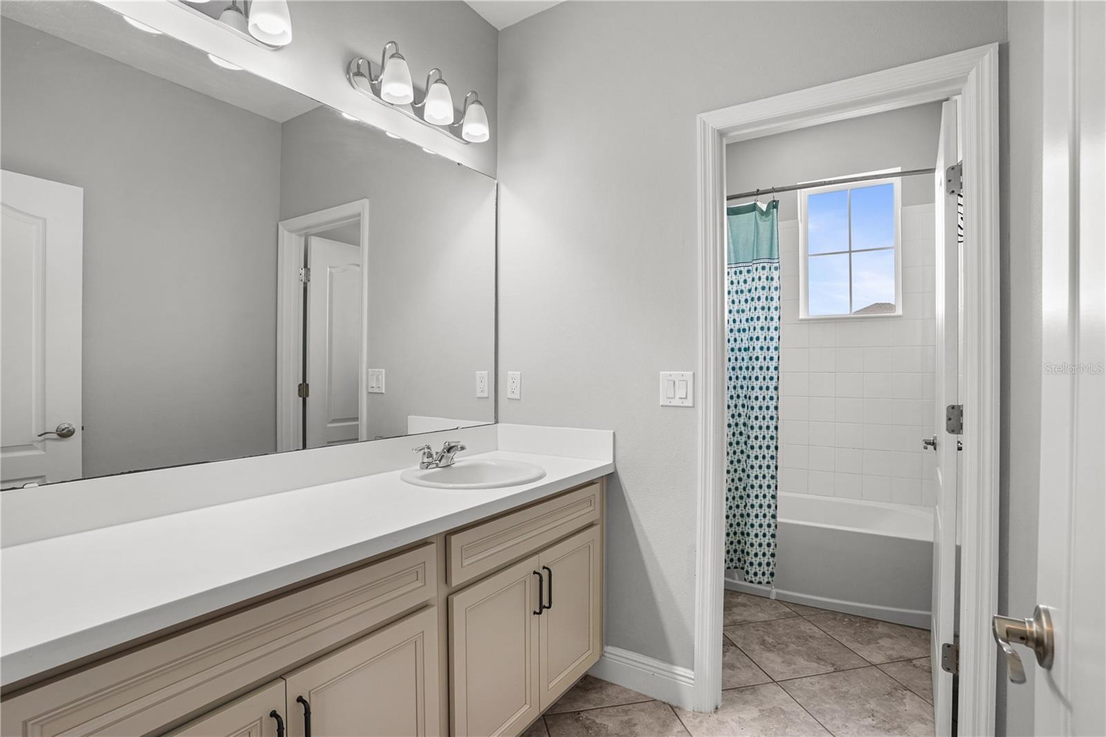 Listing photo id 40 for 15734 Sweet Lemon Way