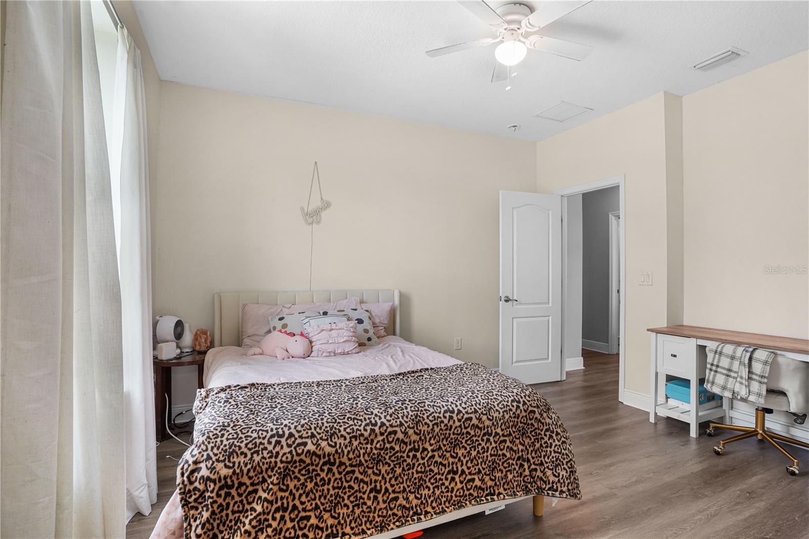 Listing photo id 42 for 15734 Sweet Lemon Way
