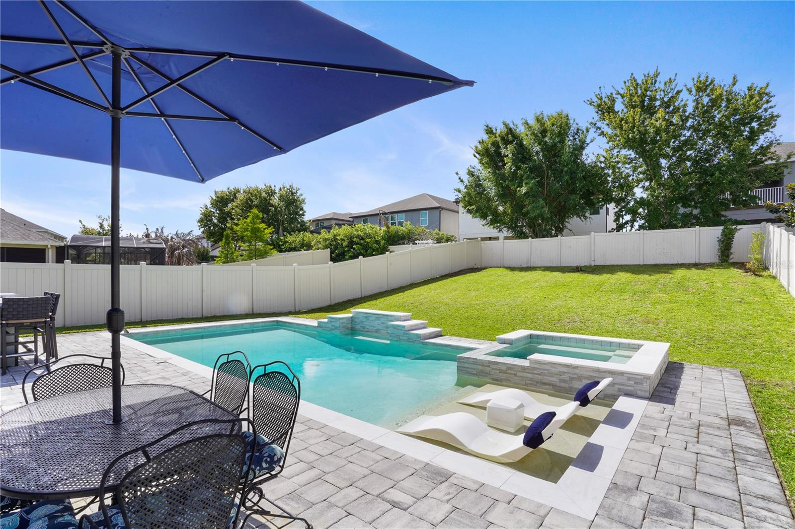 Listing photo id 50 for 15734 Sweet Lemon Way