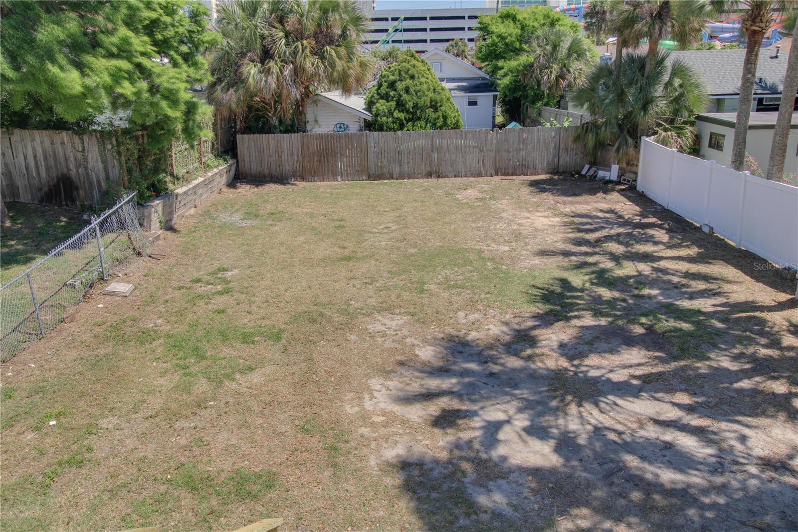 Image 15 of 17 For 236 Oleander Avenue #2