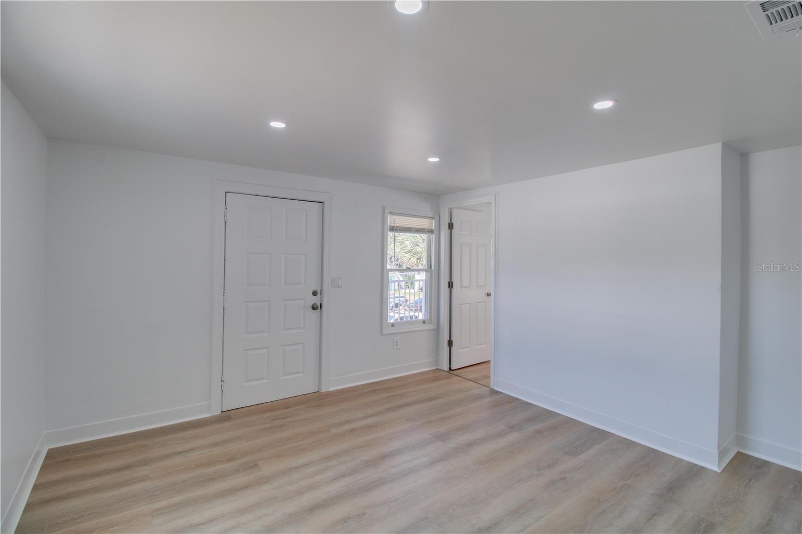 Image 3 of 17 For 236 Oleander Avenue #2