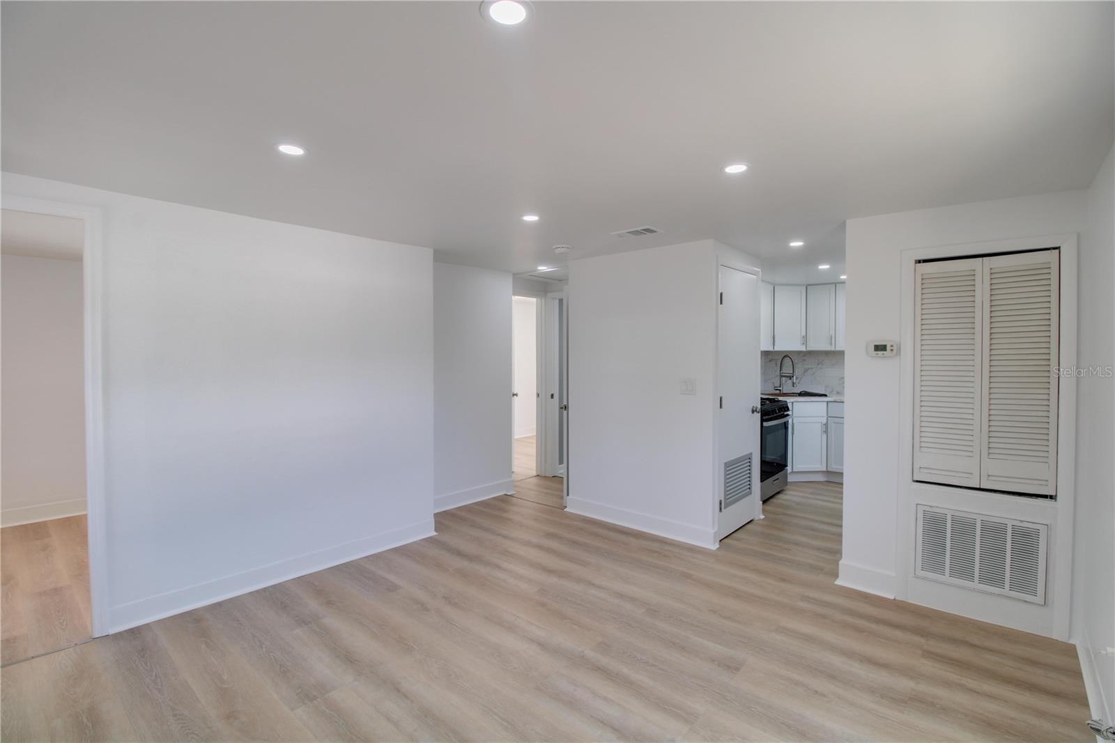 Image 4 of 17 For 236 Oleander Avenue #2