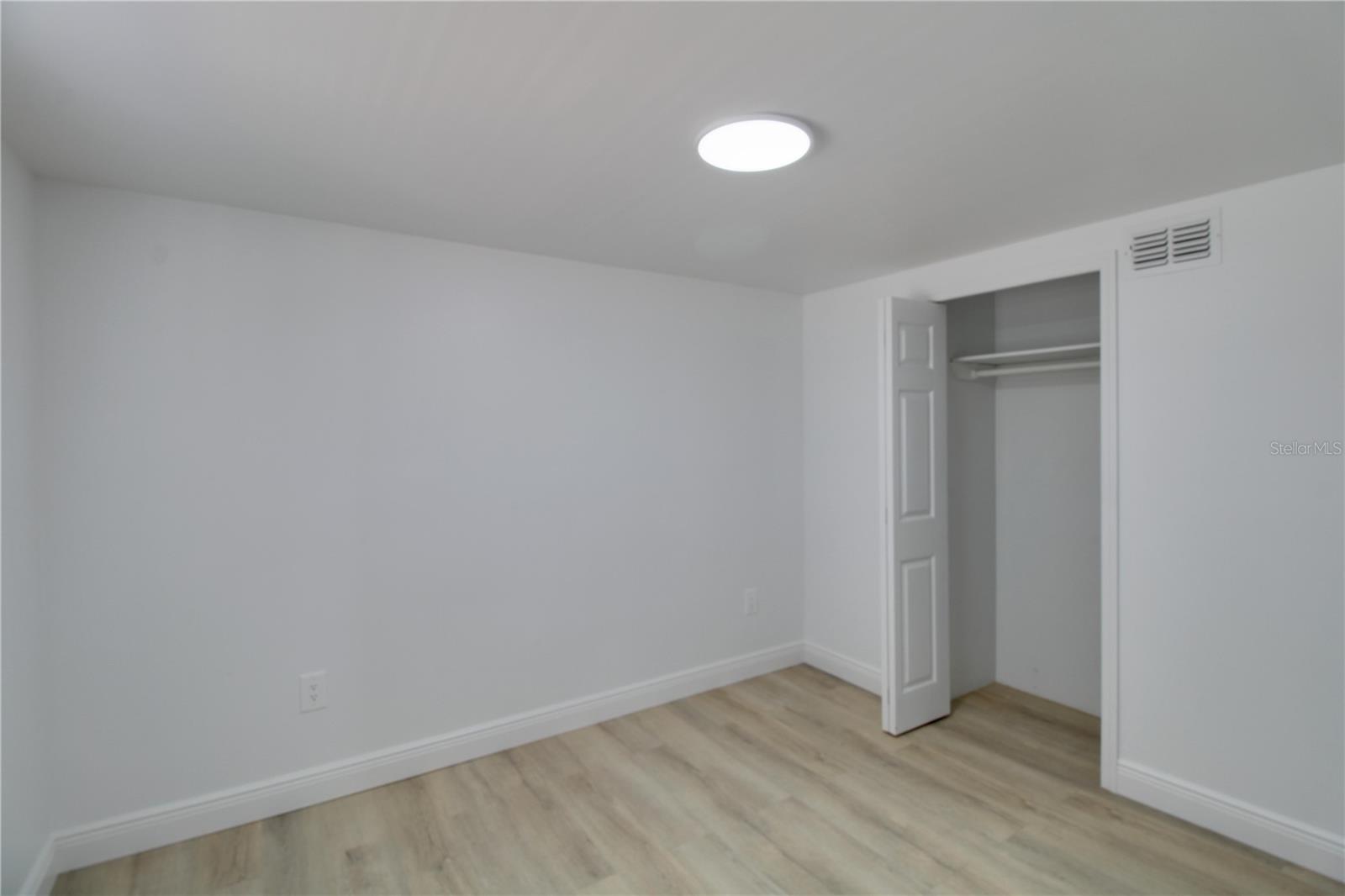 Image 9 of 17 For 236 Oleander Avenue #2