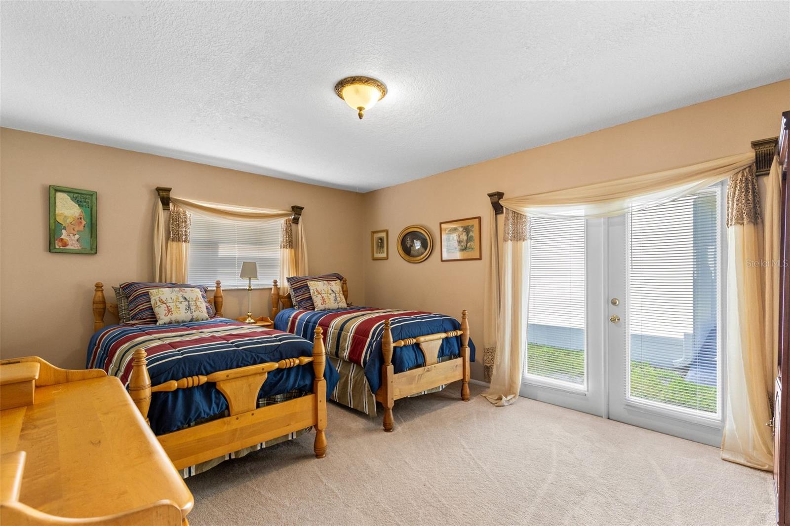 Image 15 of 30 For 612 Green Meadow Avenue