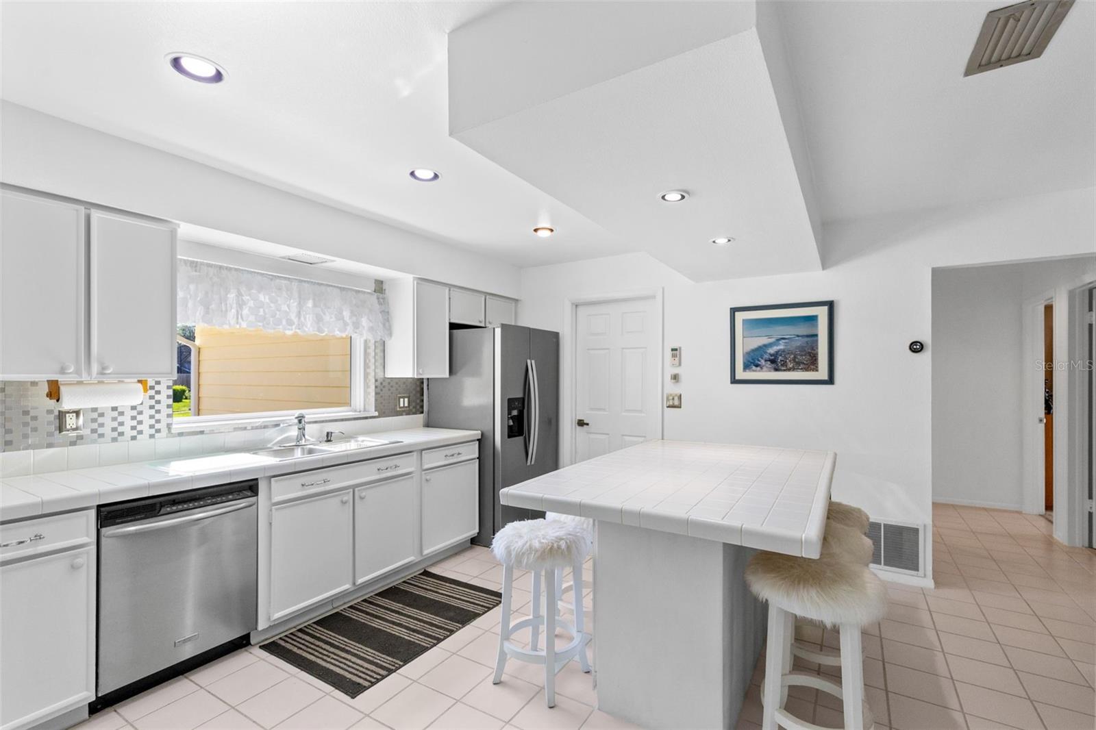 Image 5 of 30 For 612 Green Meadow Avenue