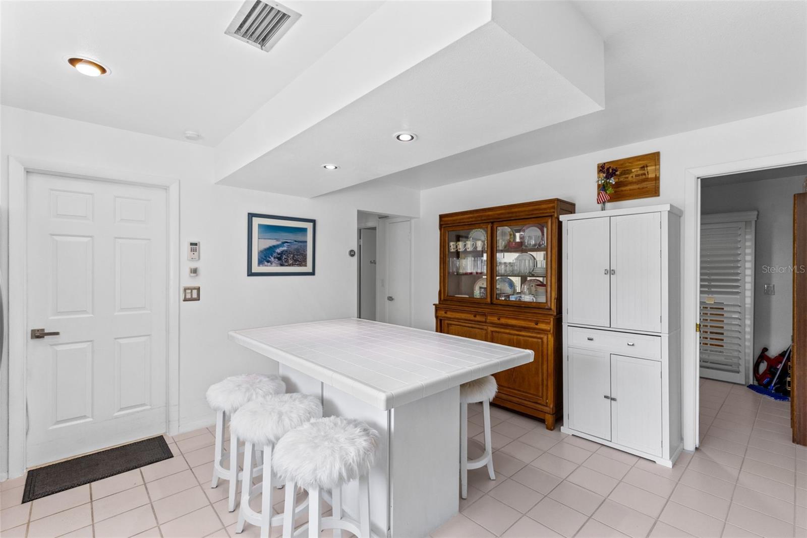 Image 6 of 30 For 612 Green Meadow Avenue