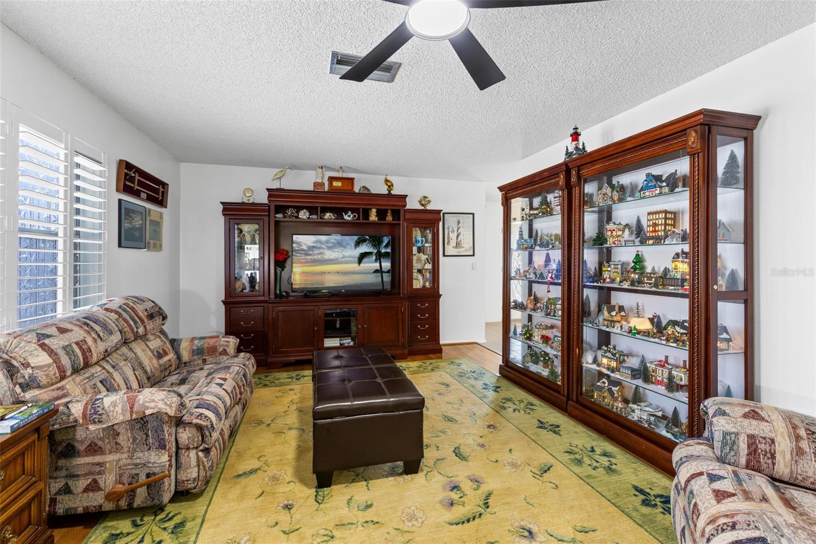 Image 9 of 30 For 612 Green Meadow Avenue