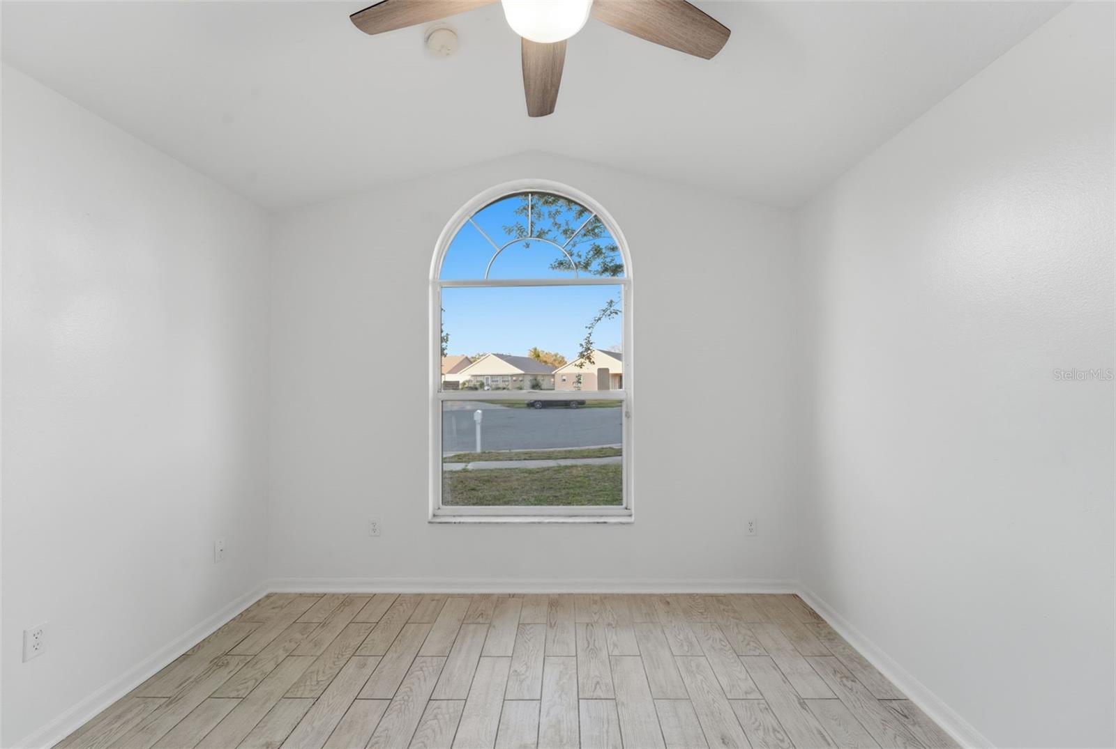 Image 27 of 34 For 10602 Rainbow Trout Court