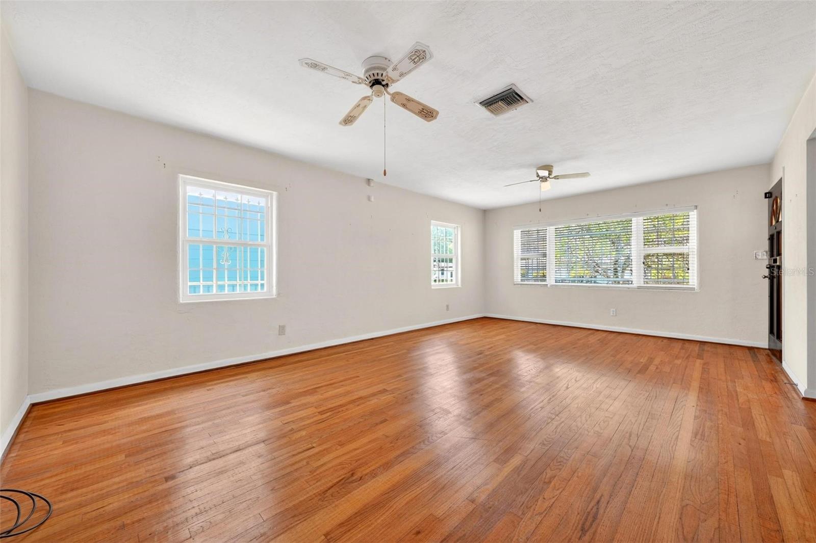 Image 20 of 66 For 2501 Nancy Street