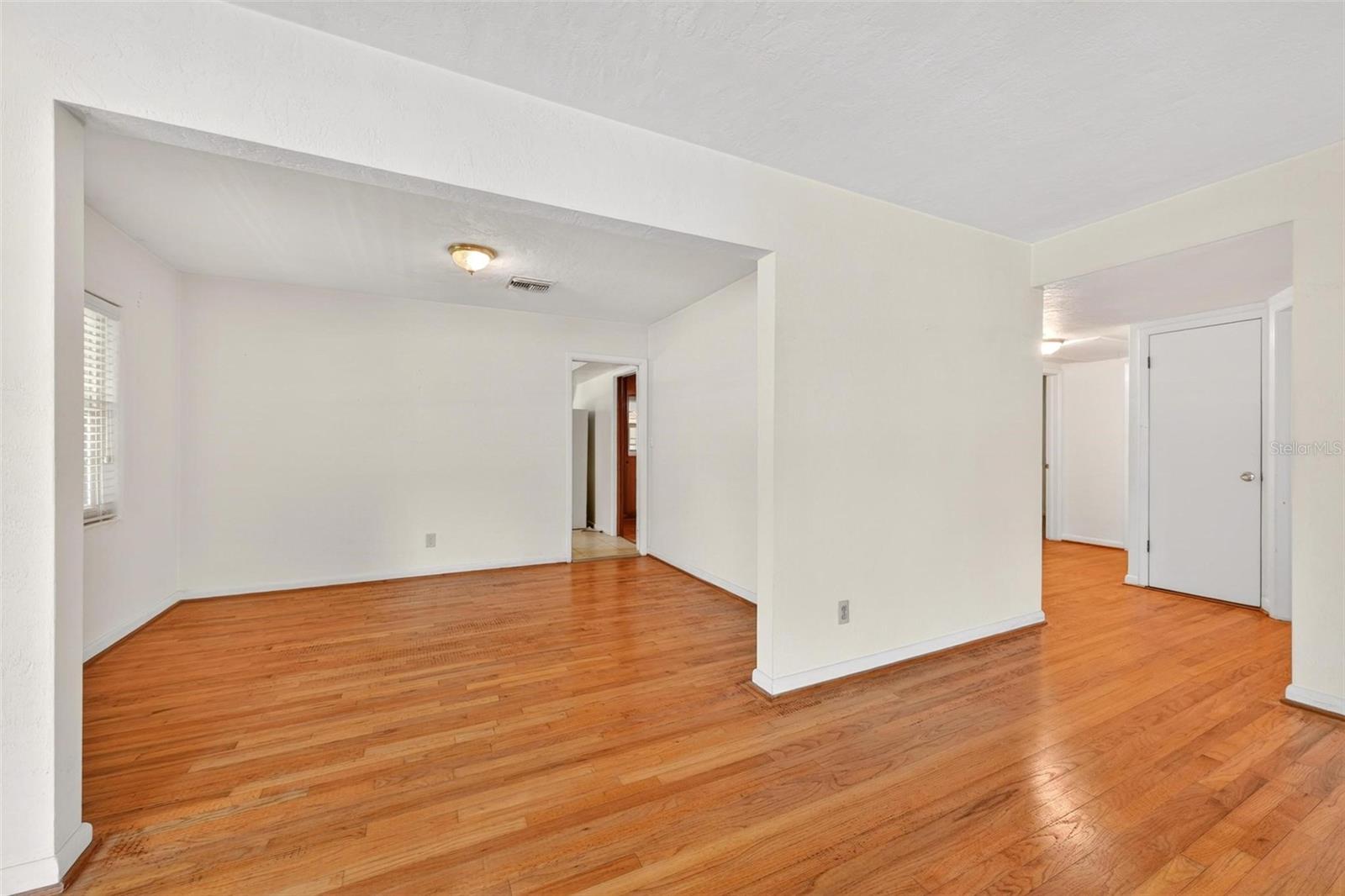 Image 21 of 66 For 2501 Nancy Street