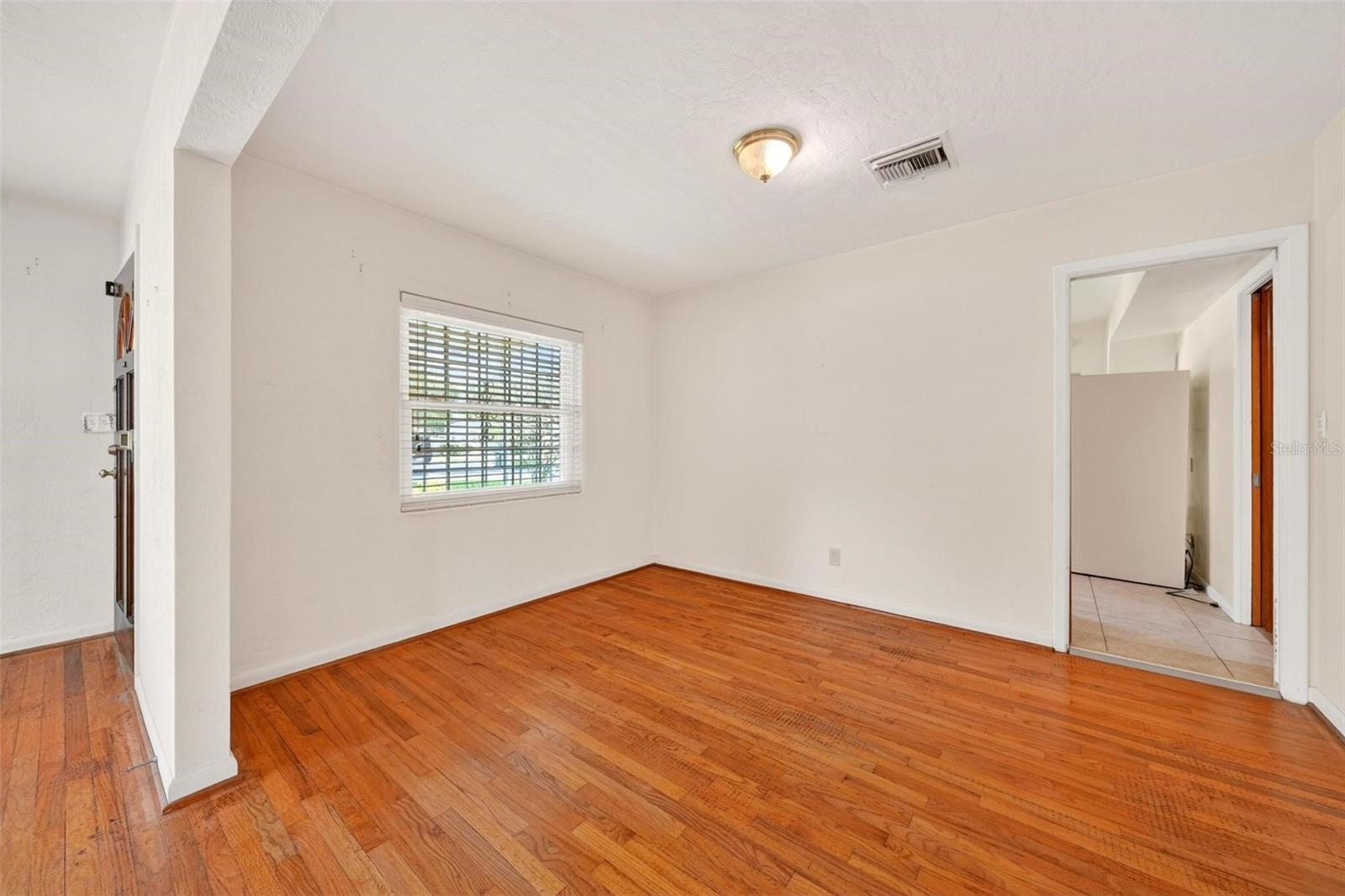 Image 22 of 66 For 2501 Nancy Street