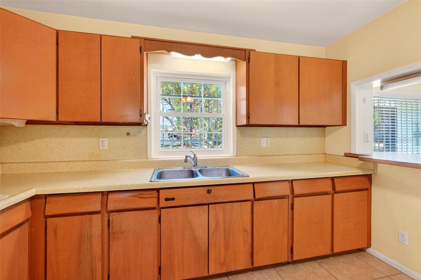 Image 25 of 66 For 2501 Nancy Street