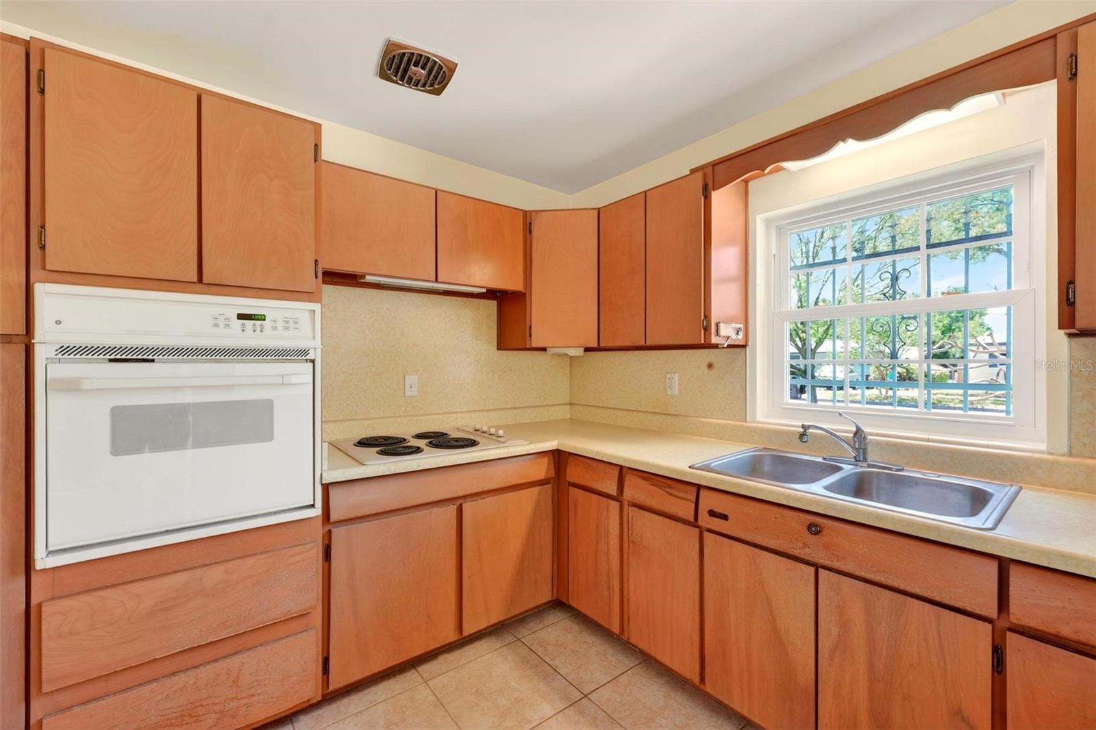 Image 28 of 66 For 2501 Nancy Street