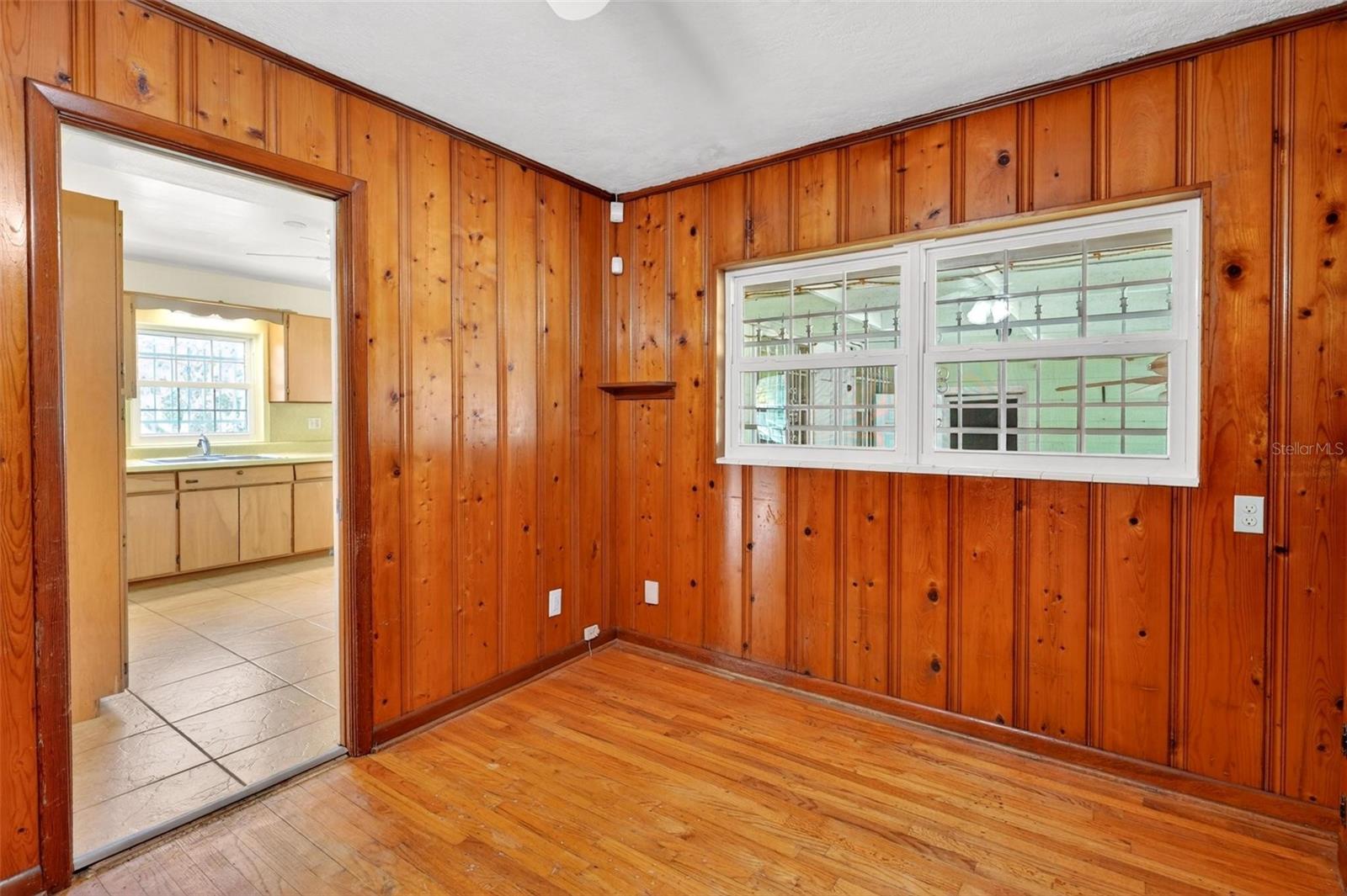 Image 35 of 66 For 2501 Nancy Street