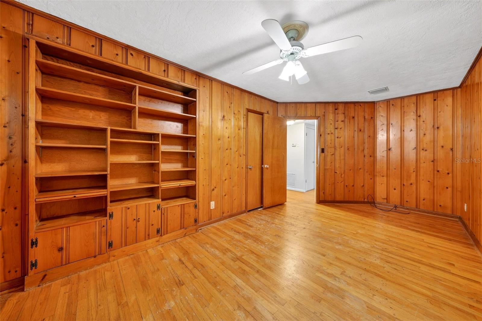 Image 36 of 66 For 2501 Nancy Street