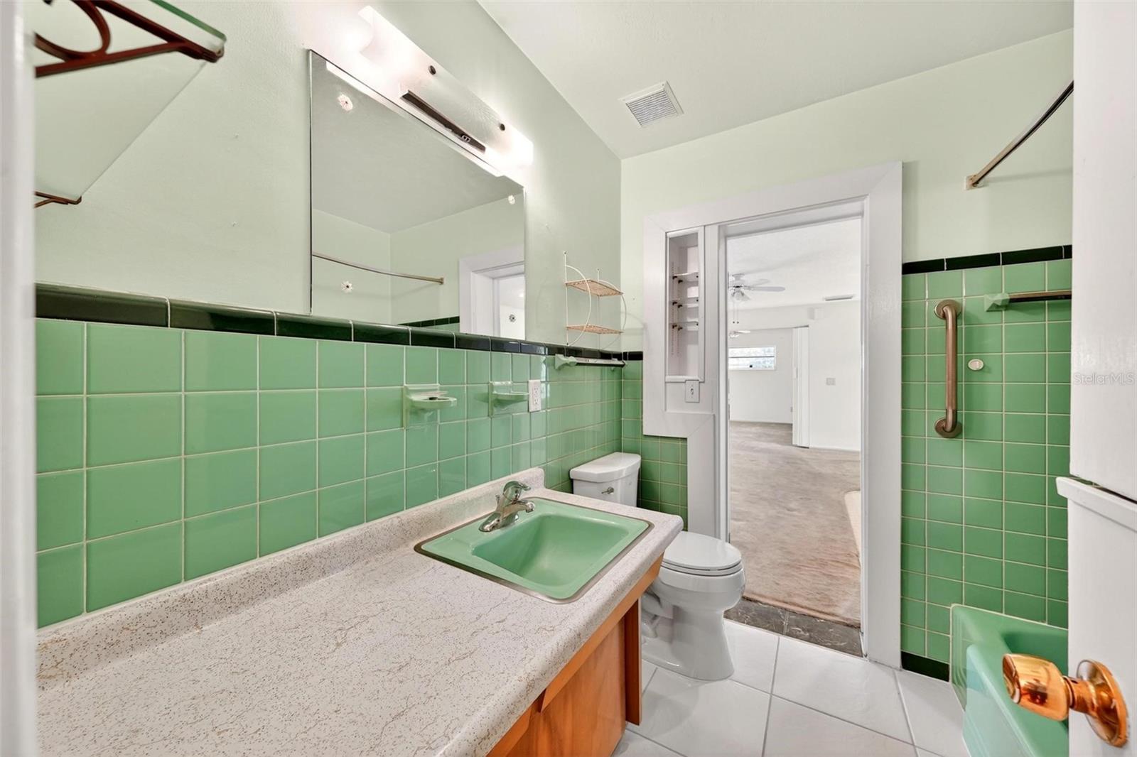 Image 46 of 66 For 2501 Nancy Street