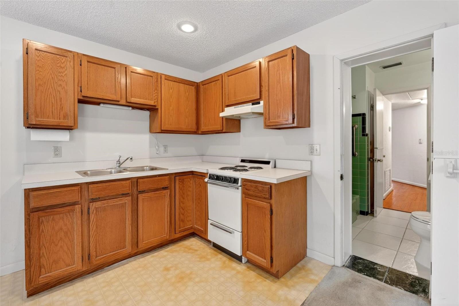 Image 53 of 66 For 2501 Nancy Street