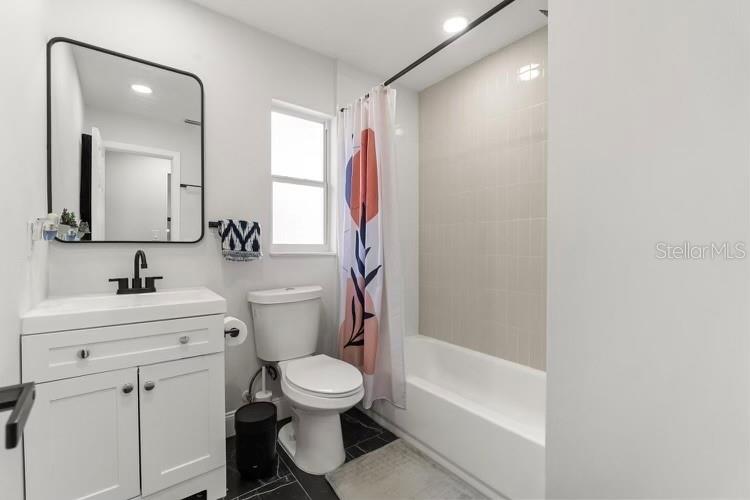 Image 16 of 24 For 13 Fanfair  