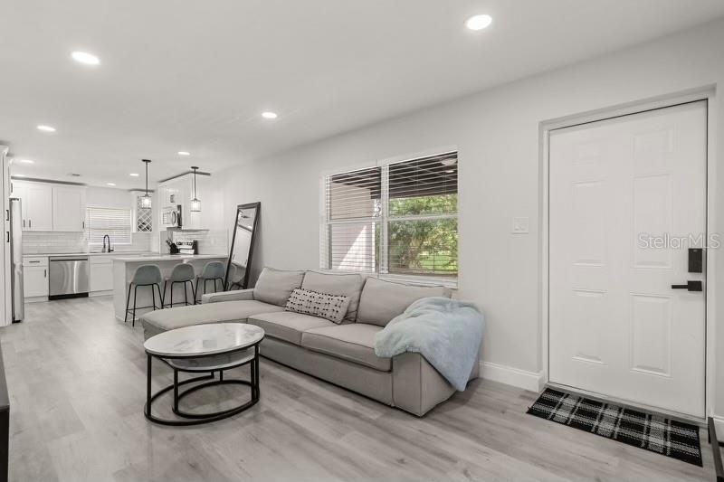 Image 7 of 24 For 13 Fanfair  