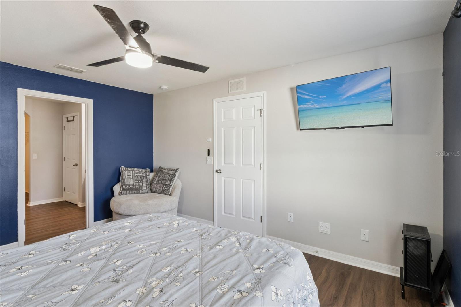 Image 12 of 37 For 255 Eleuthera Drive