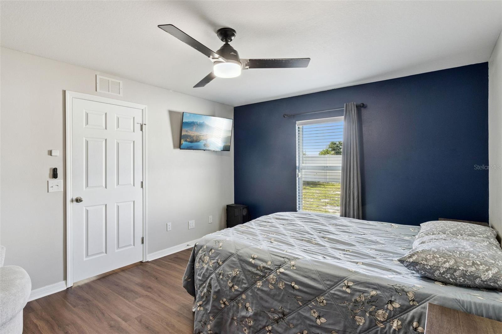 Image 14 of 37 For 255 Eleuthera Drive