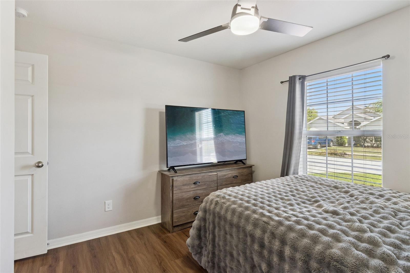 Image 16 of 37 For 255 Eleuthera Drive