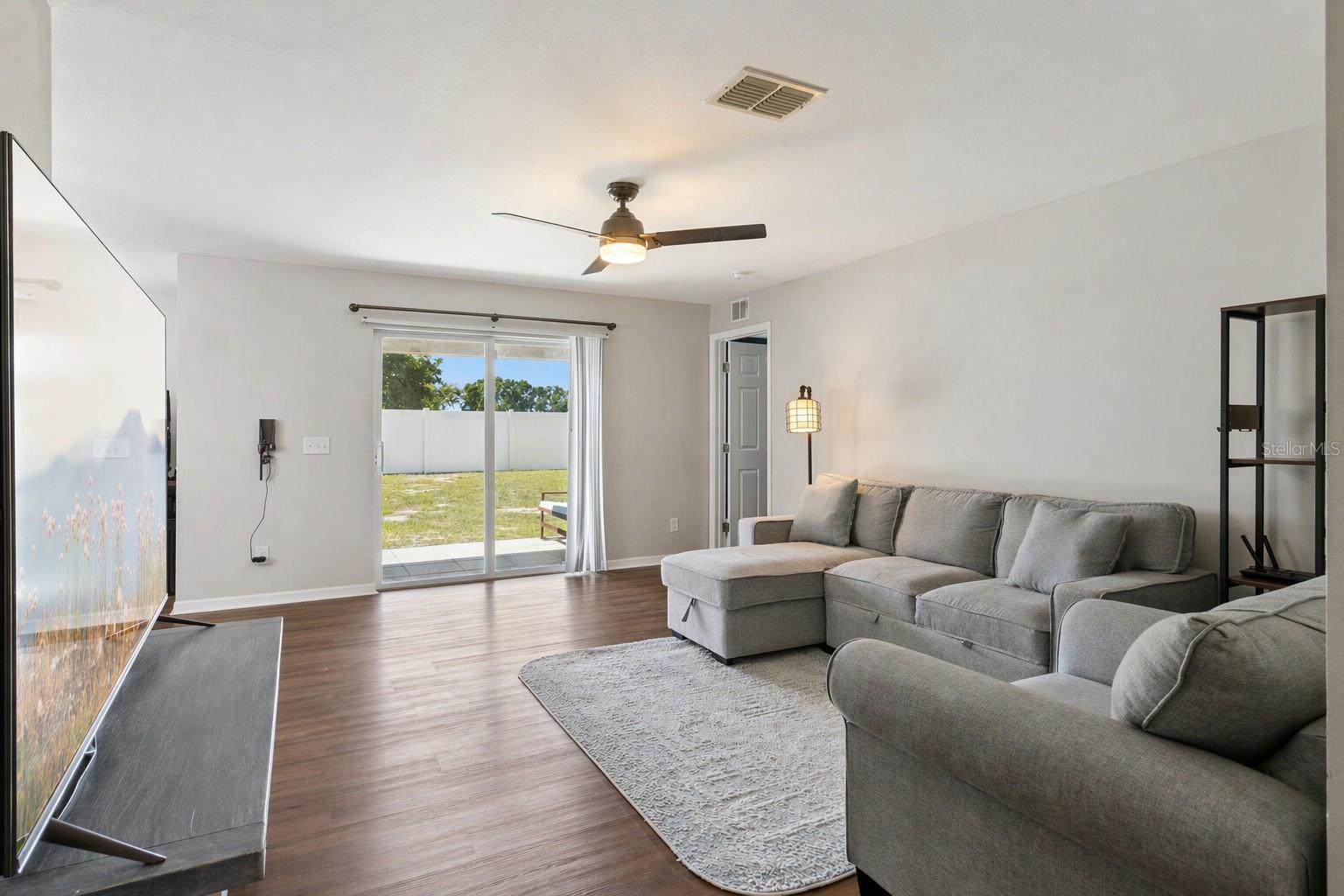 Image 6 of 37 For 255 Eleuthera Drive