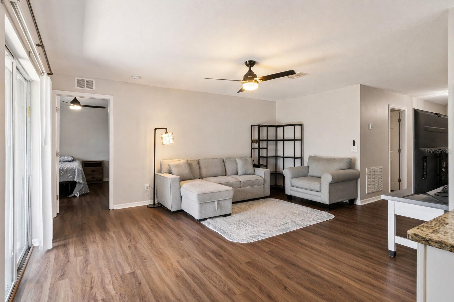 Image 7 of 37 For 255 Eleuthera Drive