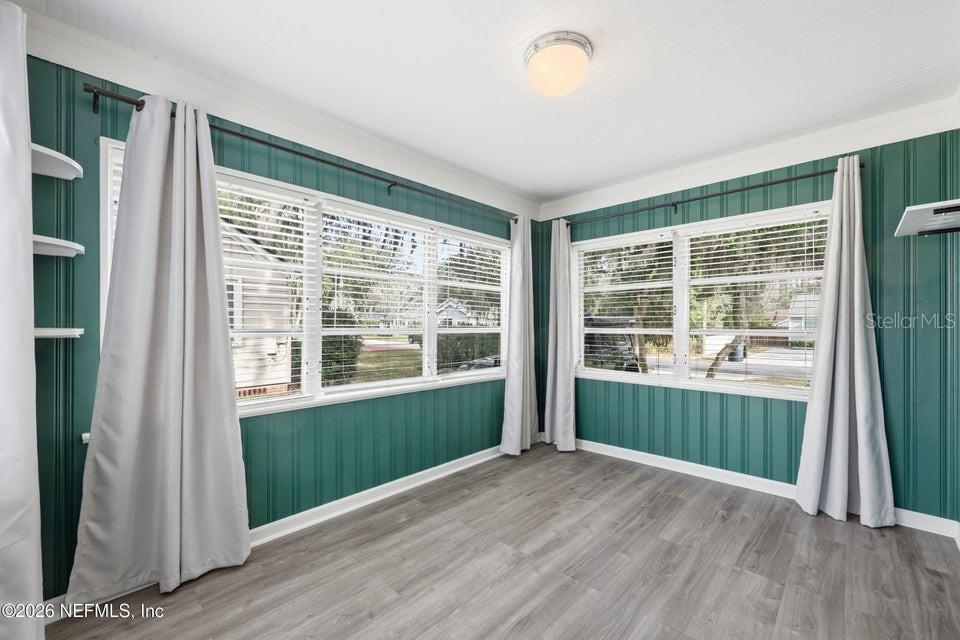 Image 11 of 42 For 2954 Iroquois Avenue