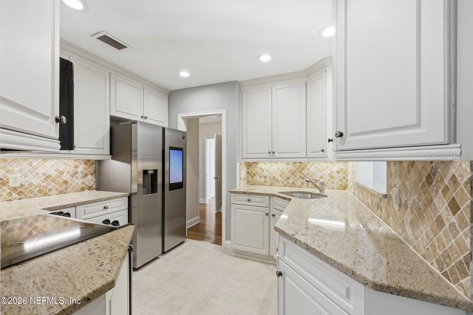 Image 16 of 42 For 2954 Iroquois Avenue