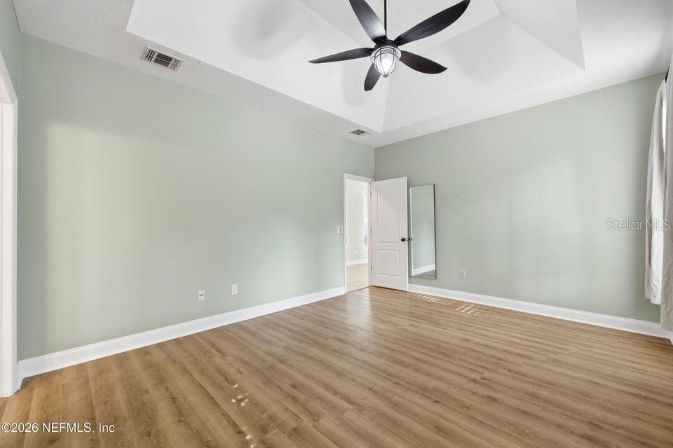 Image 23 of 42 For 2954 Iroquois Avenue