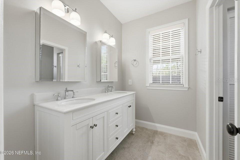 Image 25 of 42 For 2954 Iroquois Avenue