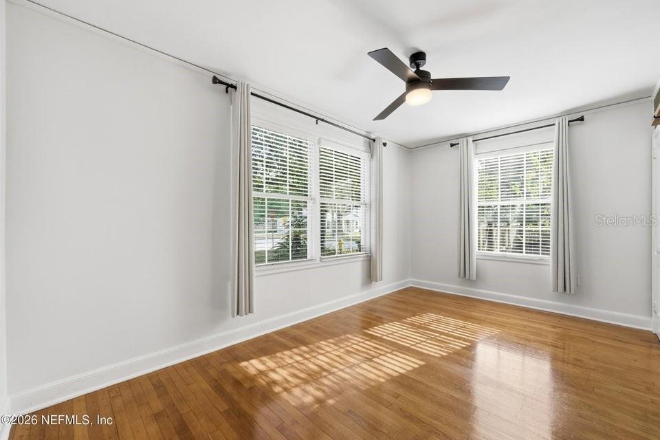 Image 27 of 42 For 2954 Iroquois Avenue