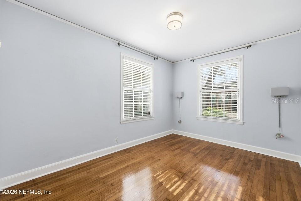 Image 29 of 42 For 2954 Iroquois Avenue