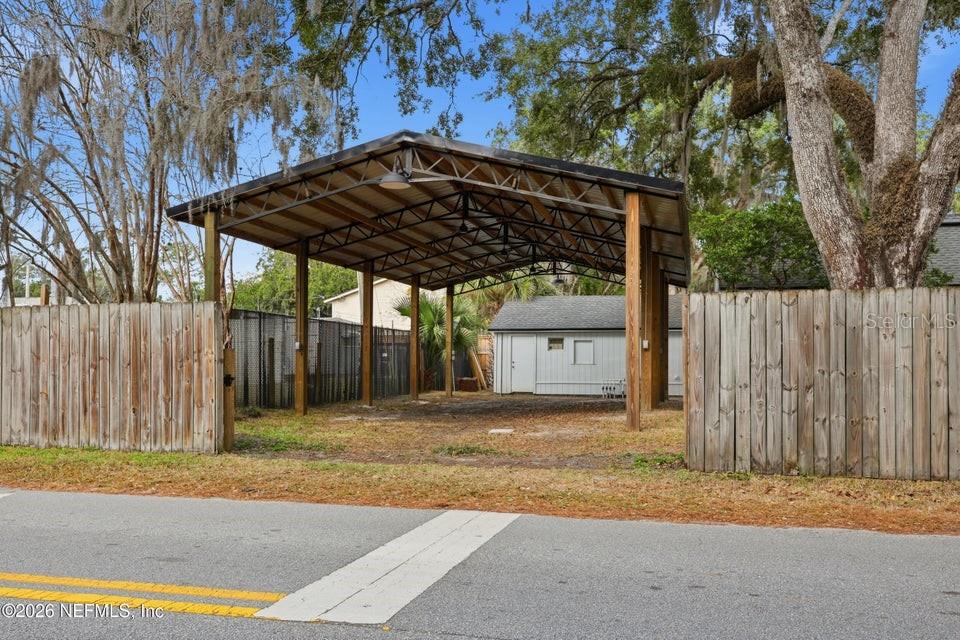 Image 35 of 42 For 2954 Iroquois Avenue