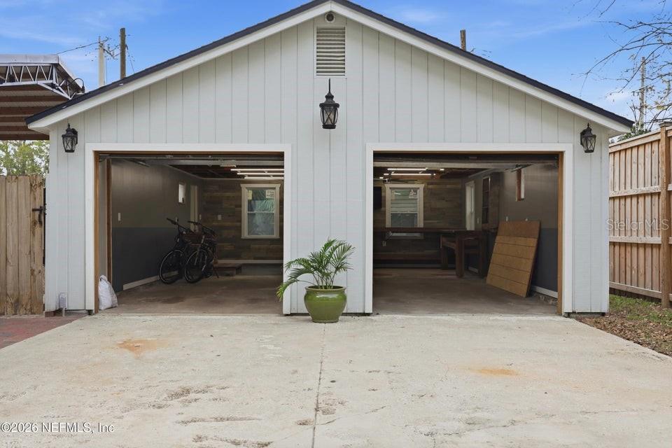 Image 38 of 42 For 2954 Iroquois Avenue