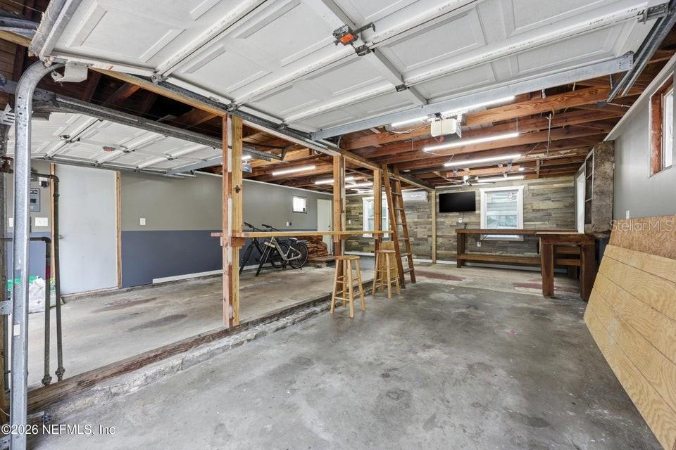 Image 39 of 42 For 2954 Iroquois Avenue