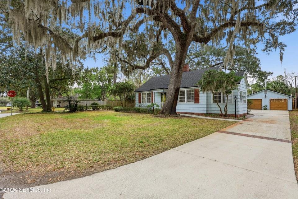 Image 41 of 42 For 2954 Iroquois Avenue